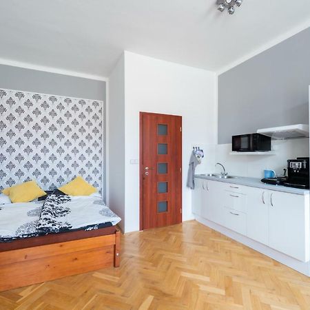 Modern Apartment Few Steps From Centre Praag Buitenkant foto