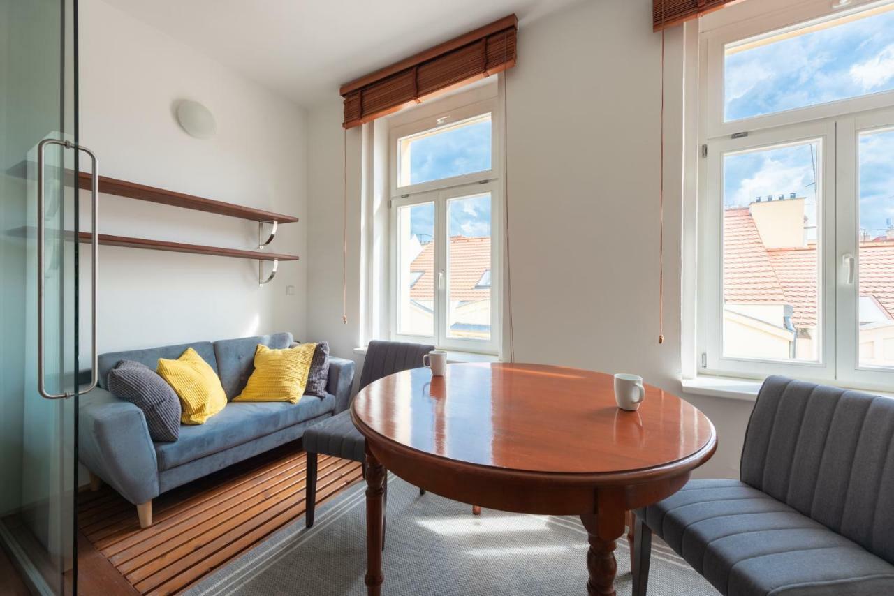 Modern Apartment Few Steps From Centre Praag Buitenkant foto