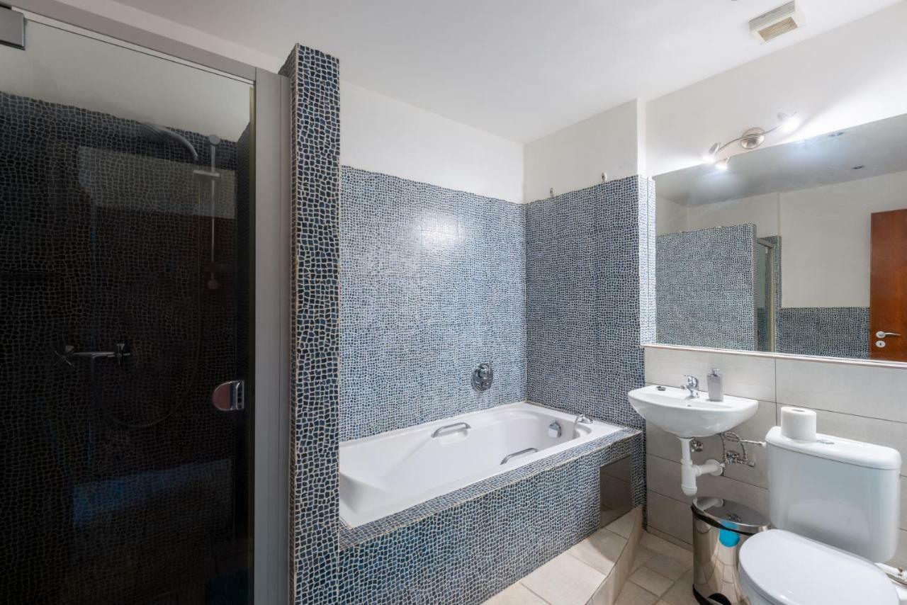 Modern Apartment Few Steps From Centre Praag Buitenkant foto
