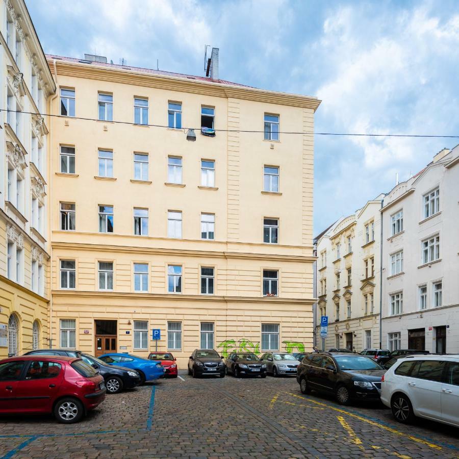 Modern Apartment Few Steps From Centre Praag Buitenkant foto