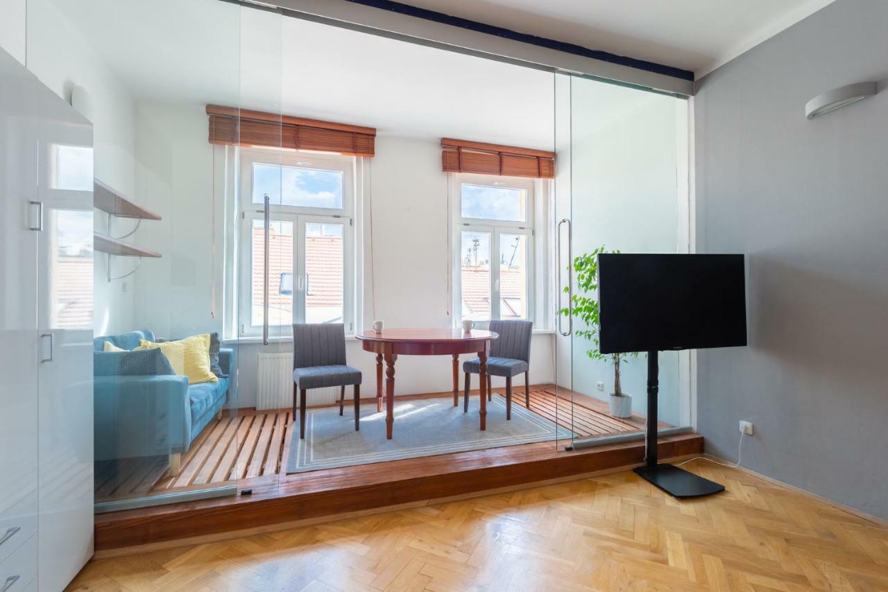 Modern Apartment Few Steps From Centre Praag Buitenkant foto